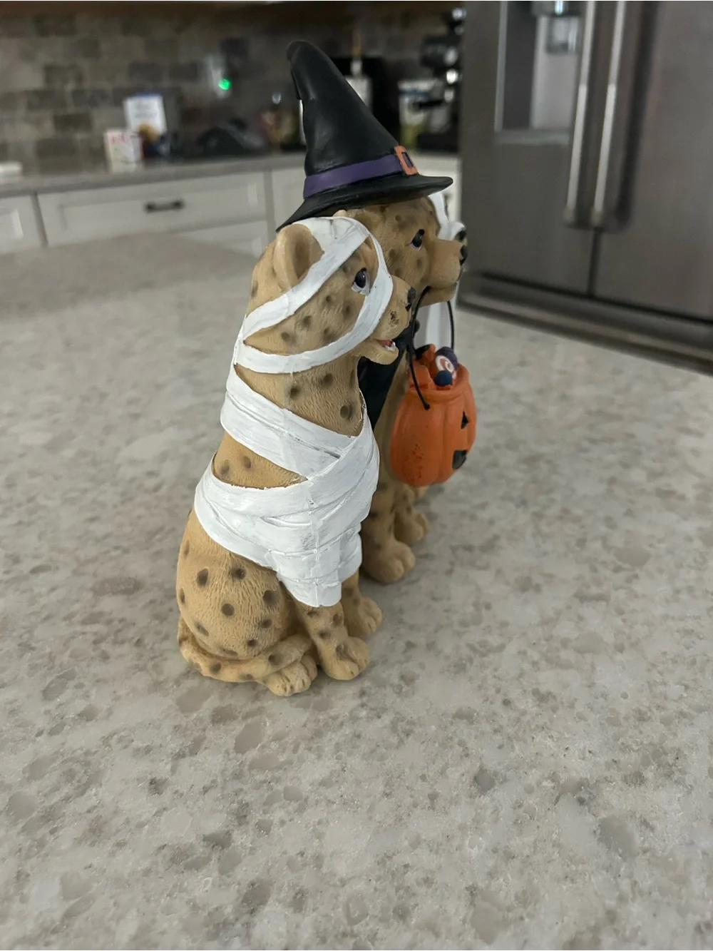 N/A charming figurine